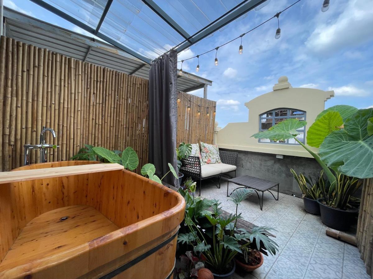 Central Old Town Cottage Bangkok Exterior foto