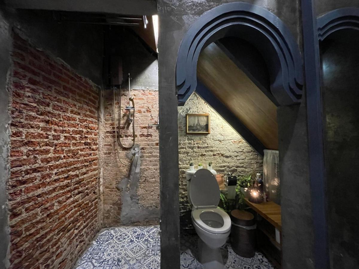 Central Old Town Cottage Bangkok Exterior foto