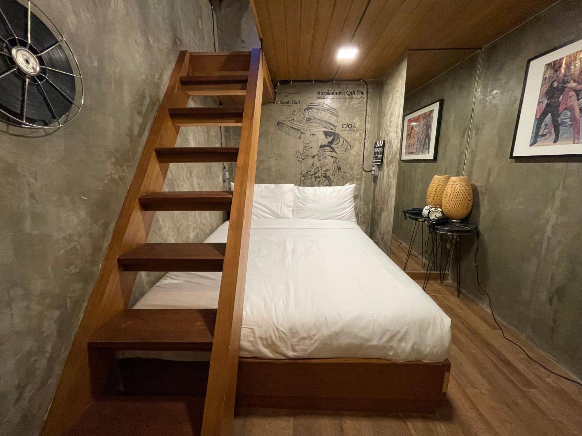 Central Old Town Cottage Bangkok Exterior foto
